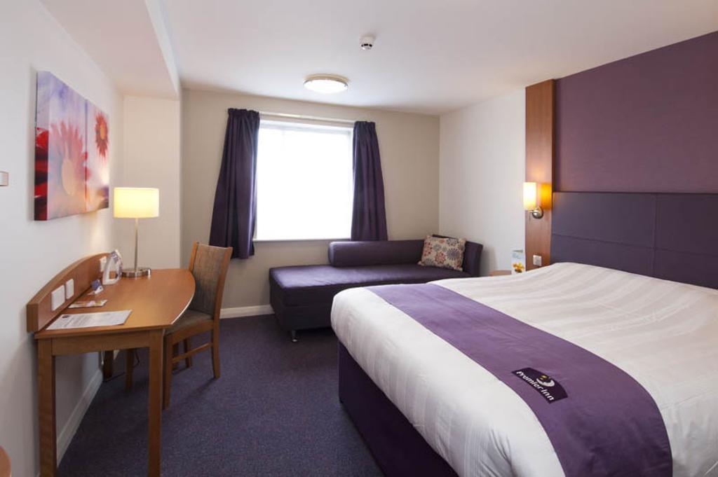 Premier Inn Birmingham City - Aston Екстер'єр фото