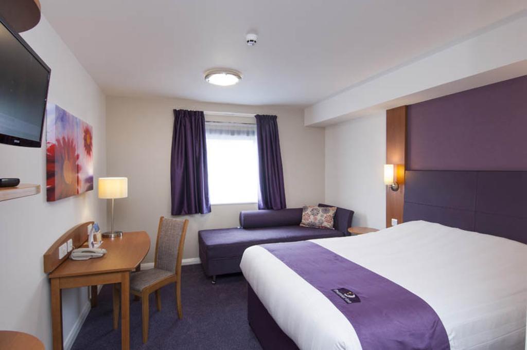Premier Inn Birmingham City - Aston Екстер'єр фото